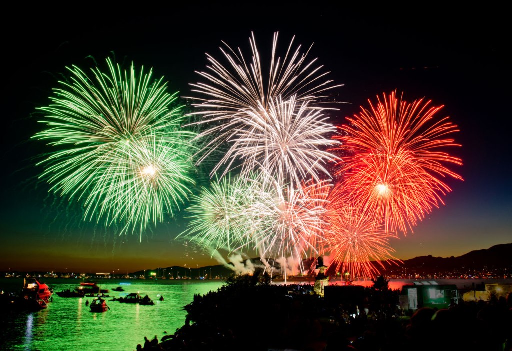 Beautiful-Italy-fireworks_20151